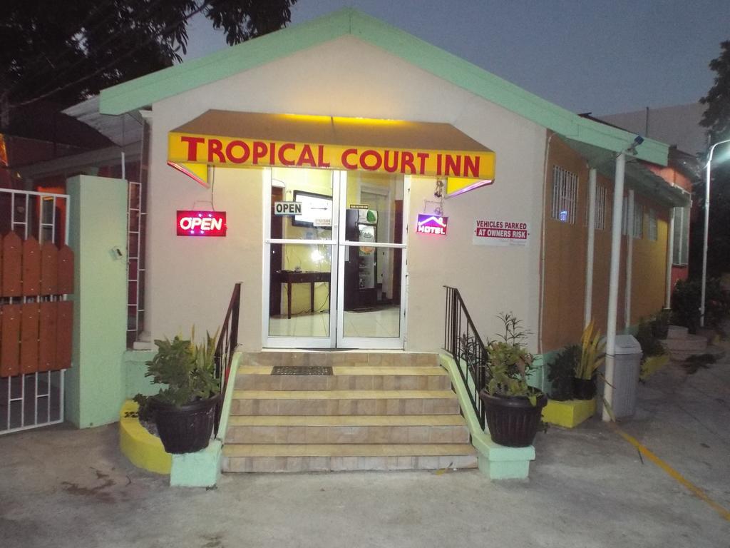 Tropical Court Inn New Кінгстон Екстер'єр фото