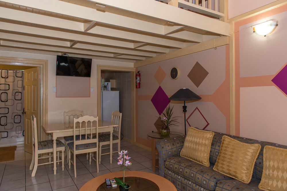 Tropical Court Inn New Кінгстон Екстер'єр фото