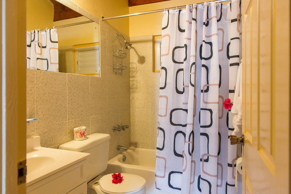 Tropical Court Inn New Кінгстон Екстер'єр фото